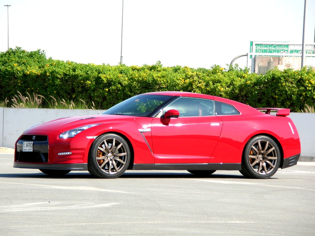 2012 Nissan gtr black edition review