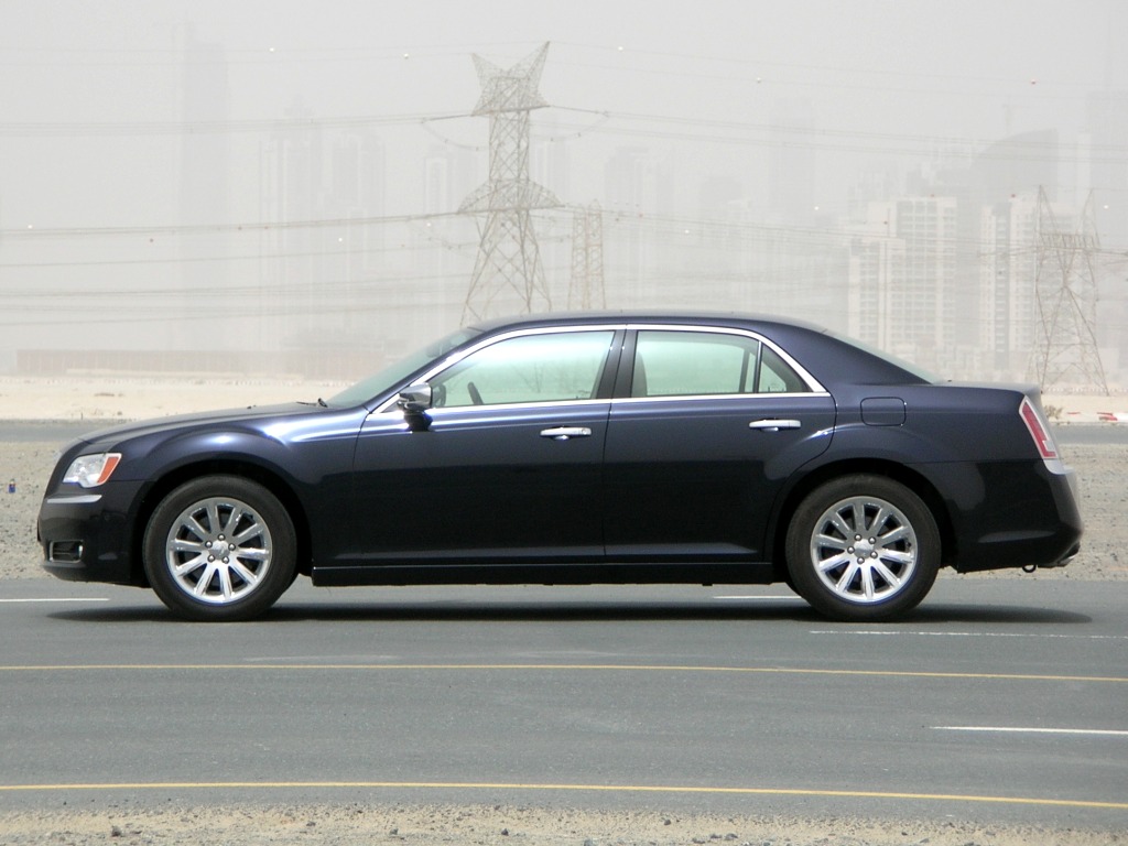 Chrysler 300c dubai #2