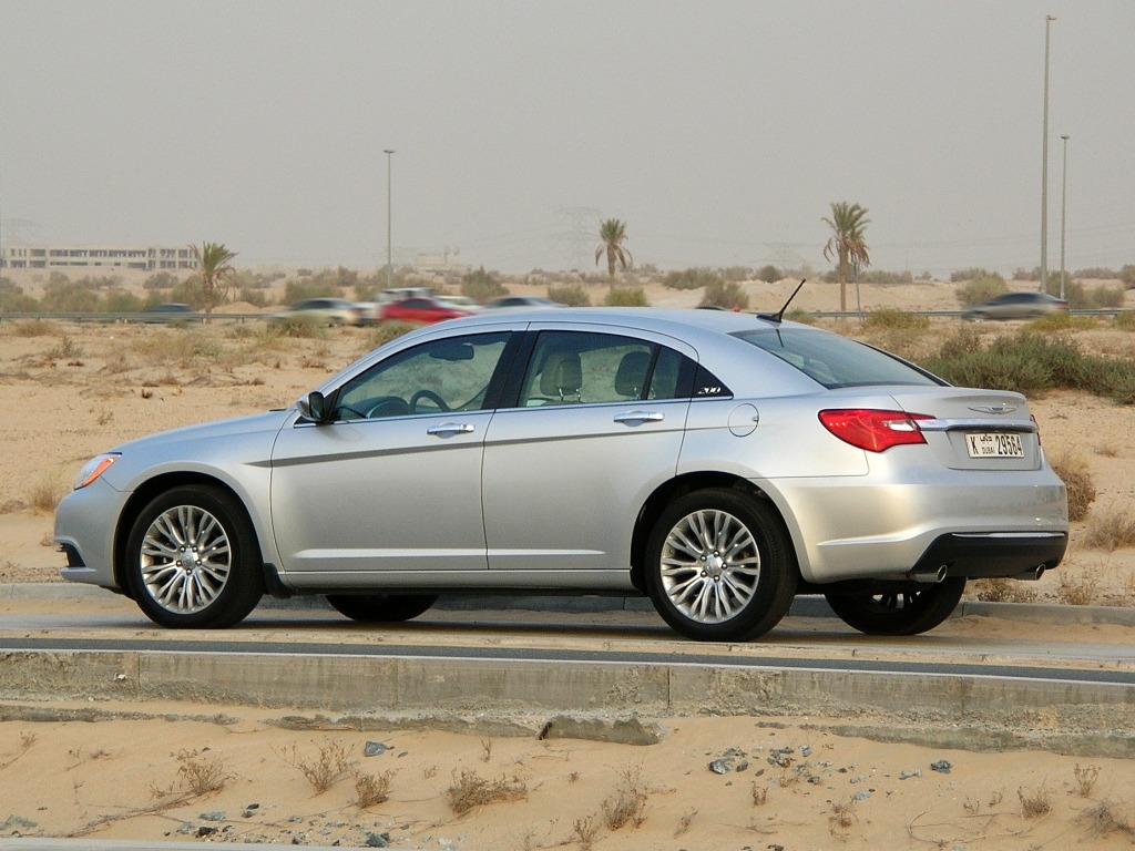 2012 Chrysler 200 limited review #2