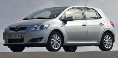 2008 2009 Toyota Corolla sedan auris