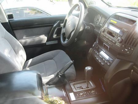 2008 toyota land cruiser interior