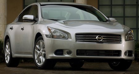 2009 Nissan Maxima exposed early