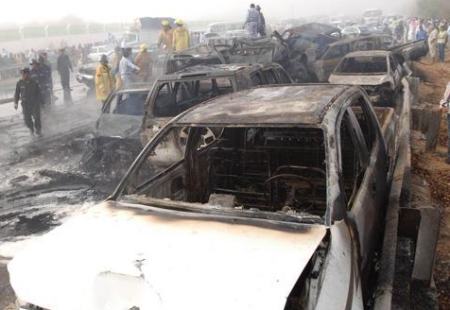 Eight dead in 200-car Abu Dhabi pile-up