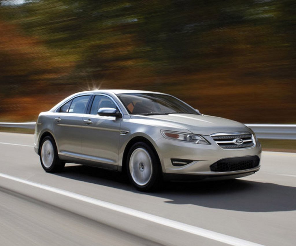 2010 Ford Taurus revealed at Detroit show