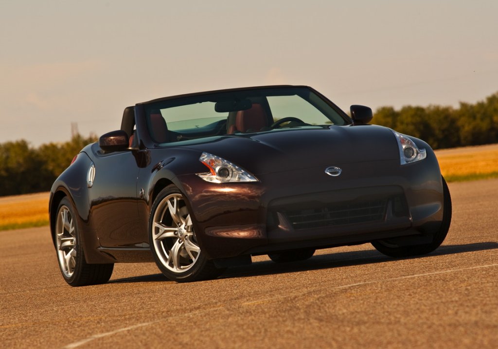 2010 Nissan 370Z Roadster debuts at NY auto show