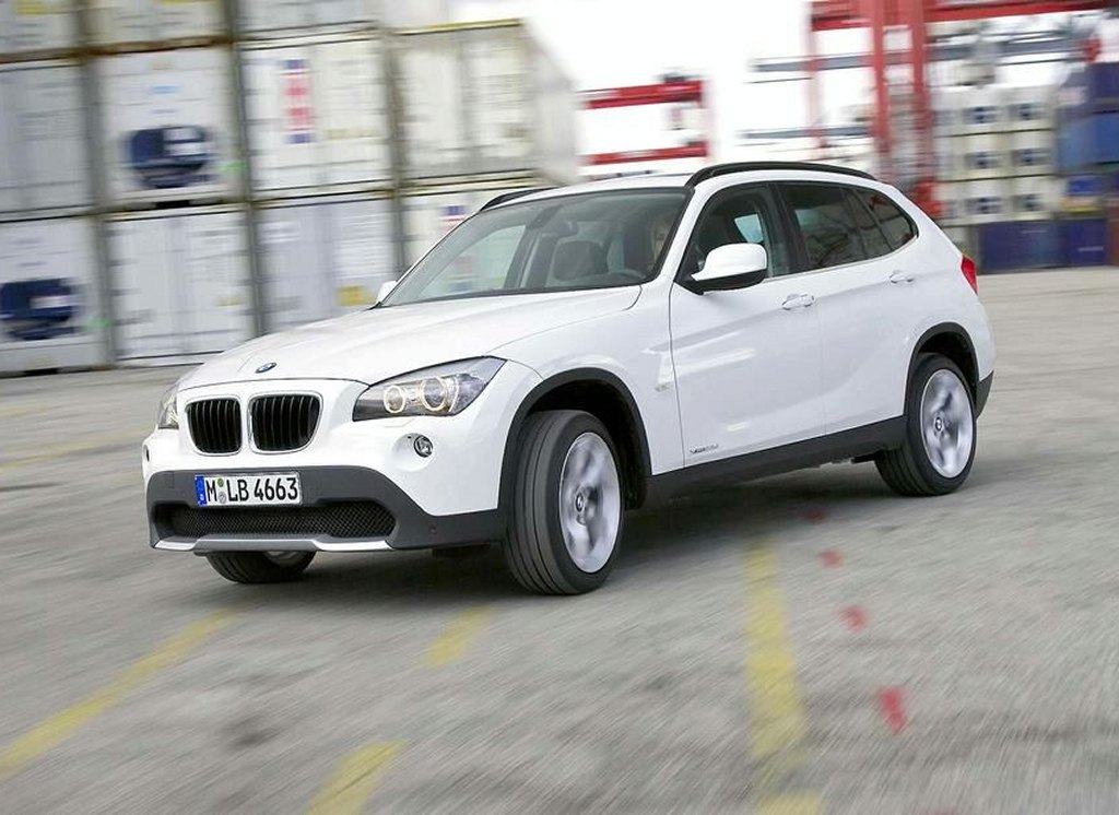 2010 BMW X1 crossover revealed early