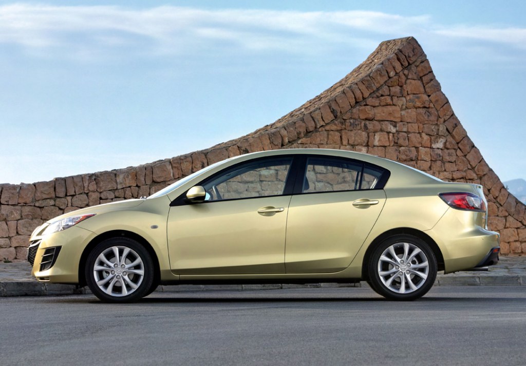 Mazda 3 2010 debuts in UAE, Saudi & Oman Drive Arabia