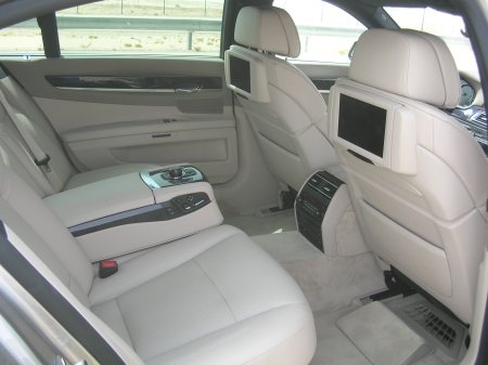 bmw-750li-2010-rearseat2