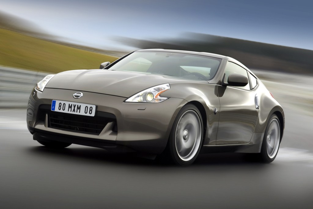 Nissan 370Z coupe available in UAE & GCC