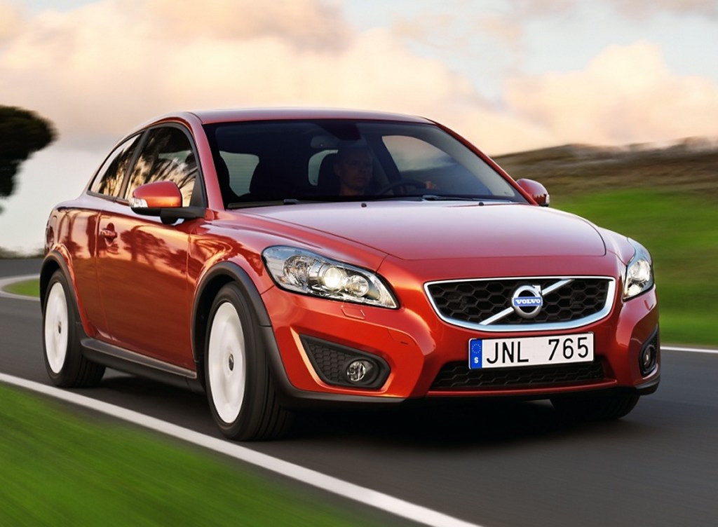 Volvo C30 2010 gets frontal facelift