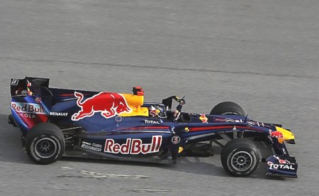 Red Bull's Vettel wins 2010 Malaysian F1 GP
