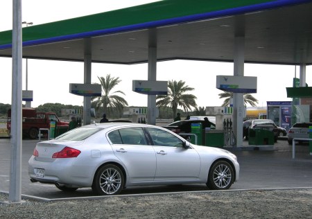 UAE petrol stations to accept credit cards again soon