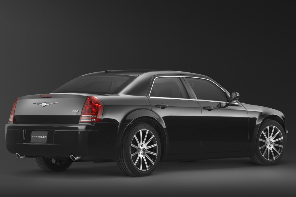 Chrysler-300-Limited-V6-on-sale-in-the-UAE-|-Drive-Arabia