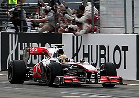 McLaren's Hamilton wins 2010 Turkish F1 GP