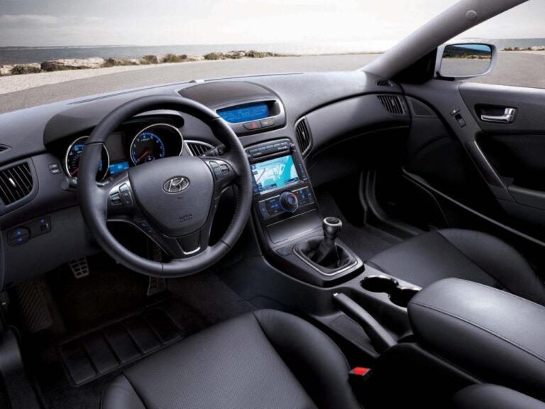 Hyundai Genesis Coupe 2011 gets better interior Drive Arabia