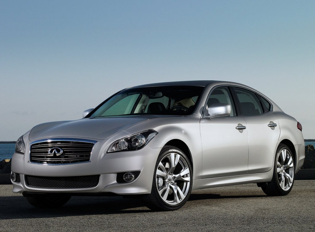 Infiniti M37 and M56 2011 UAE debut at Sharjah auto show