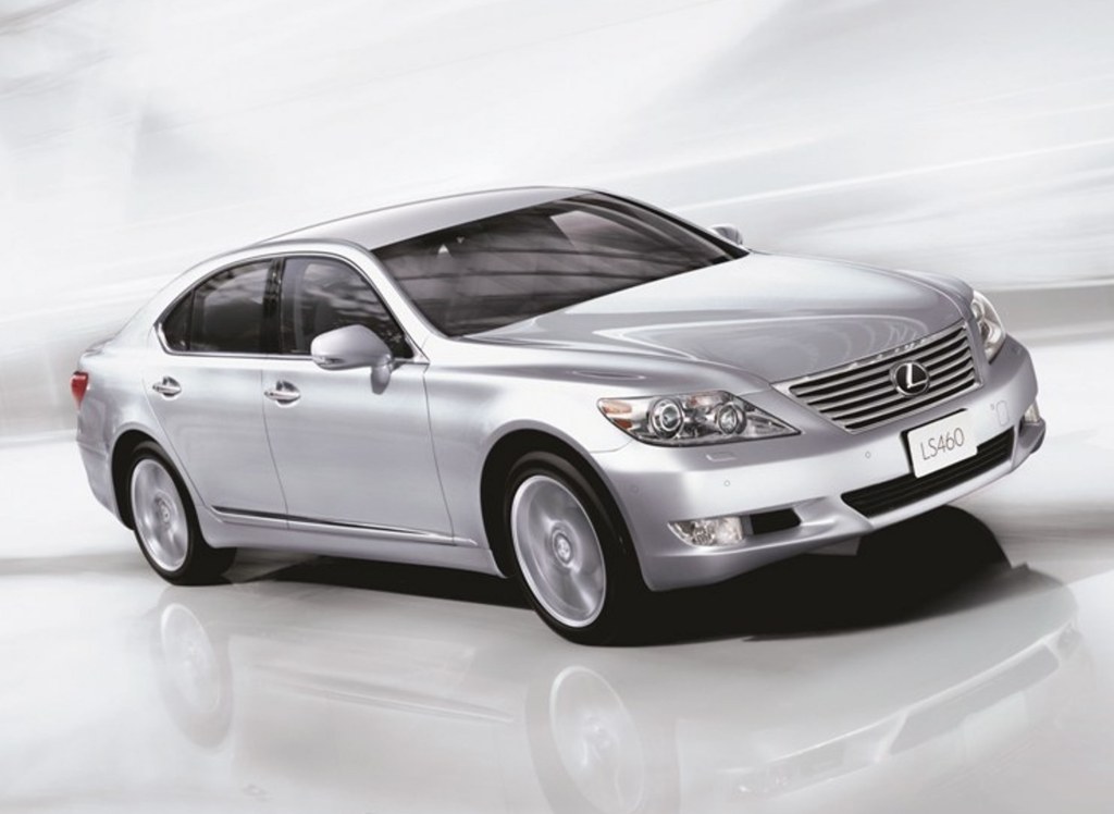 Lexus LS 460 2011 gets direct-injection V8 in UAE