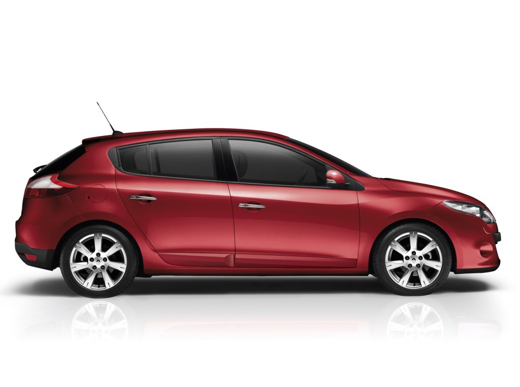 11 Renault Megane Hatchback Drive Arabia