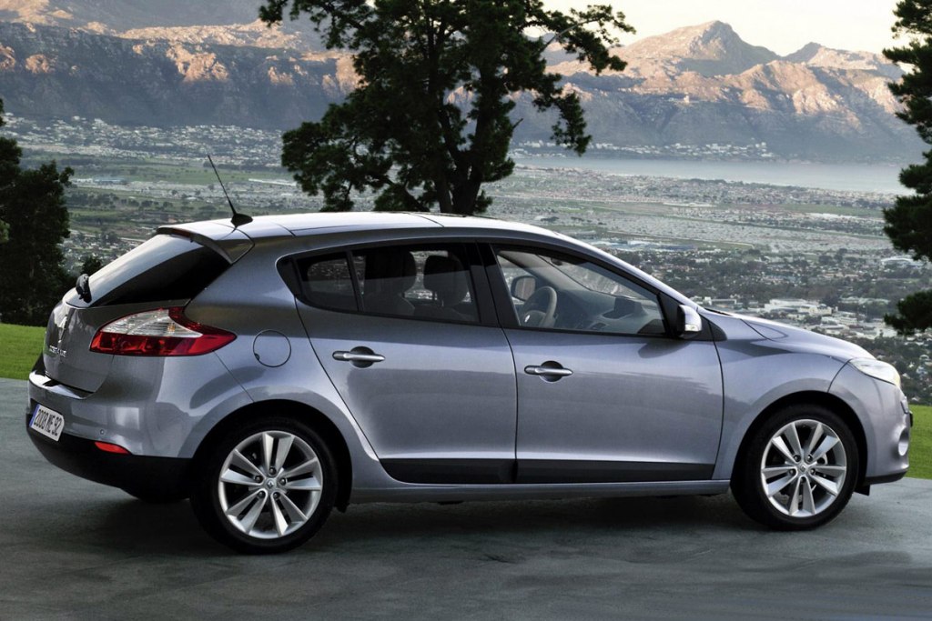 11 Renault Megane Hatchback Drive Arabia