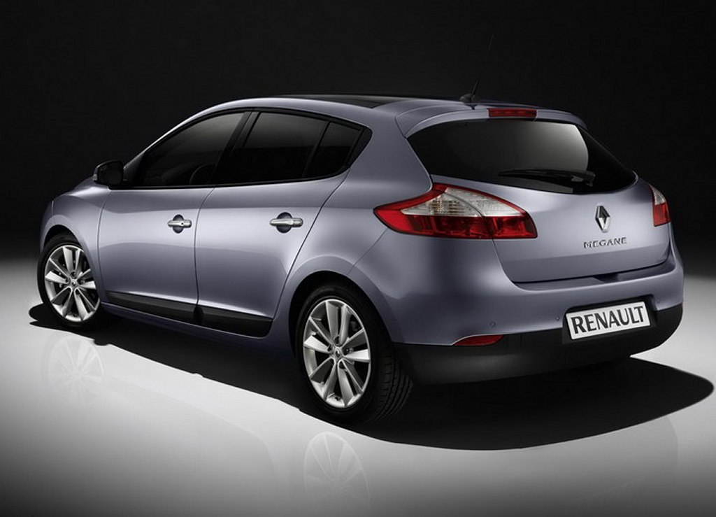 11 Renault Megane Hatchback Drive Arabia
