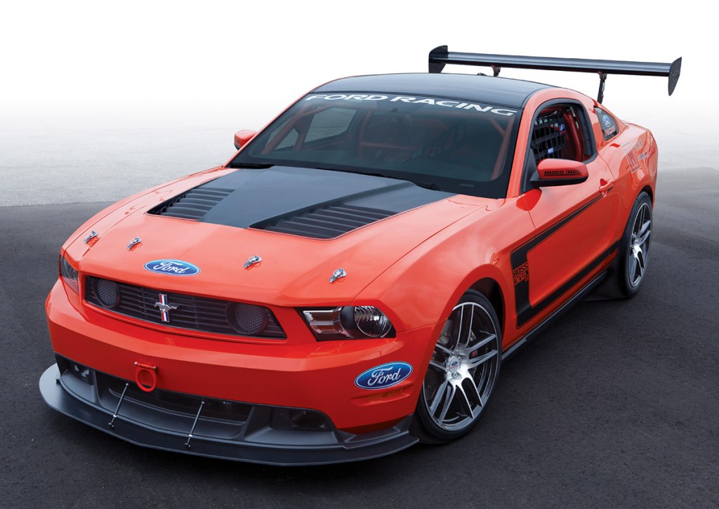 Ford Racing reveals Mustang 302S and Cobra Jet race cars