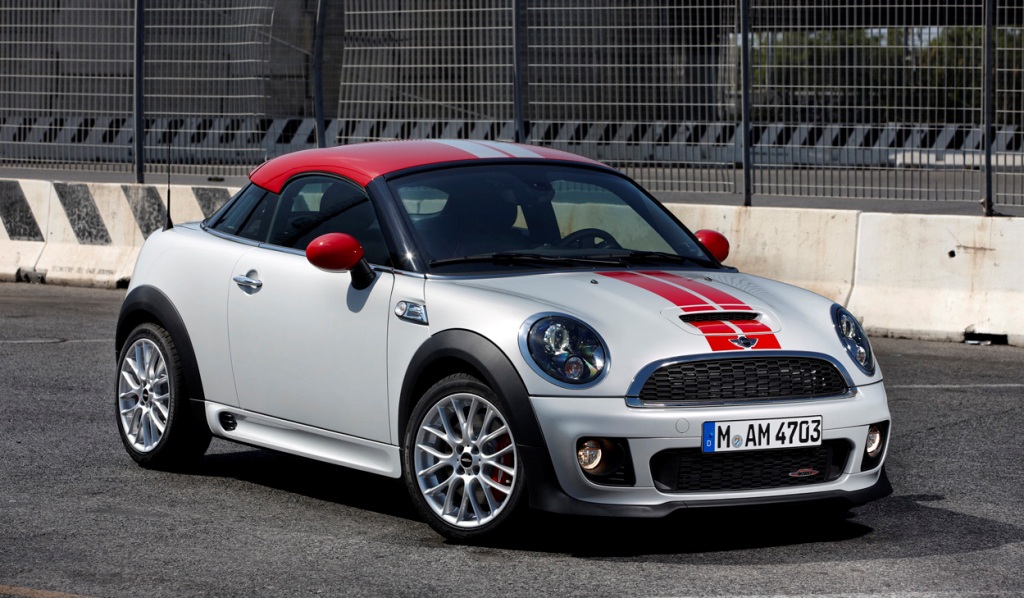 MINI Coupe debuts with integrated Facebook and Twitter