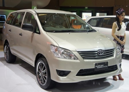Toyota innova used car in uae