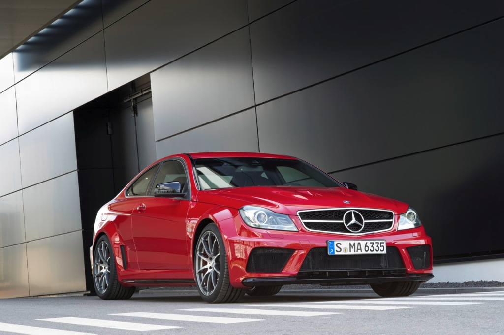 Mercedes-Benz C63 AMG Coupe Black Series debuts