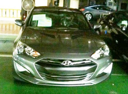 Hyundai Genesis Coupe spy-shots show facelift for 2012