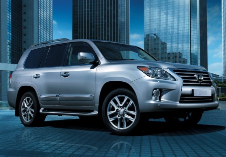 Lexus LX 570 facelift launched in UAE as 2012 model