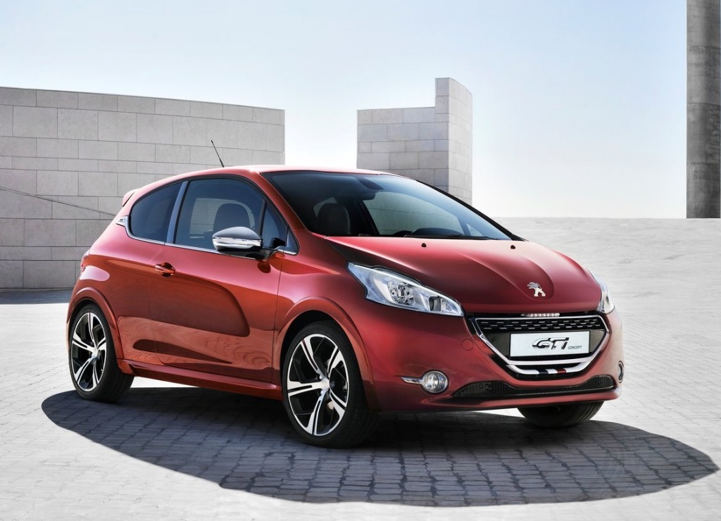 Peugeot 208 GTi ready for production debut