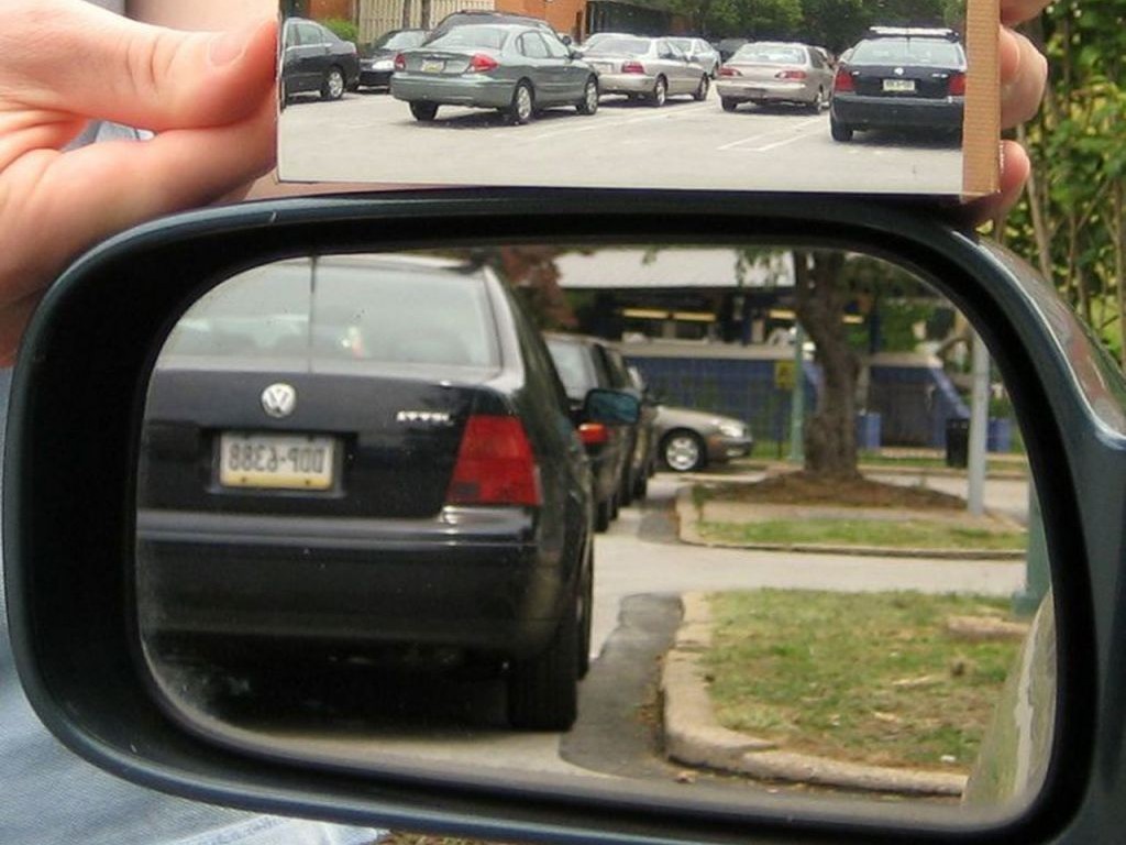 University professor eliminates blind spot on mirrors