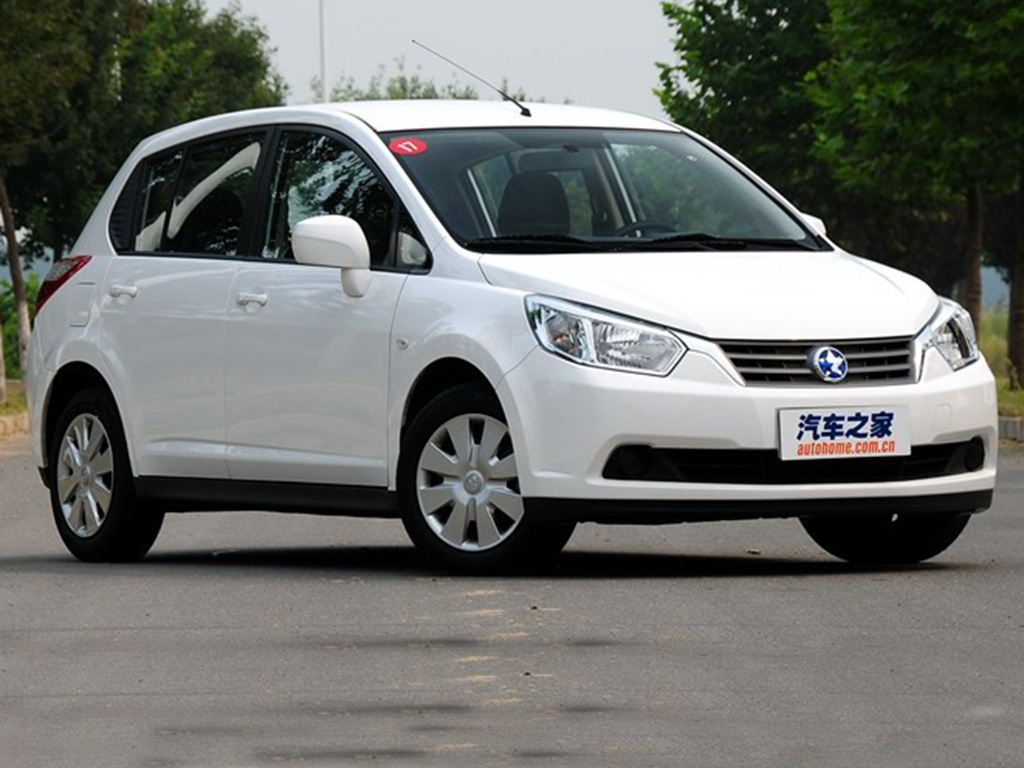 Dongfeng Venucia R50 from China based on Nissan Tiida