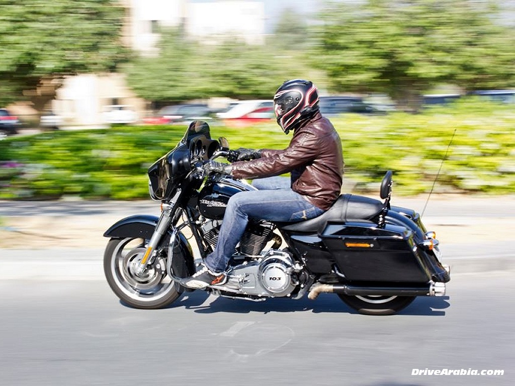 First ride Harley Davidson Street Glide 2013 in the UAE 