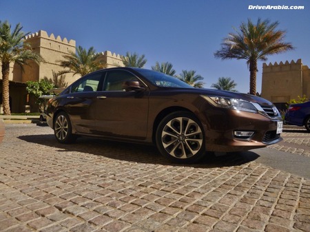 2013-Honda-Accord-in-the-UAE-15