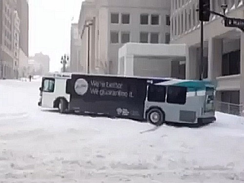 Video of the week: Drifting bus knocks out street lamp