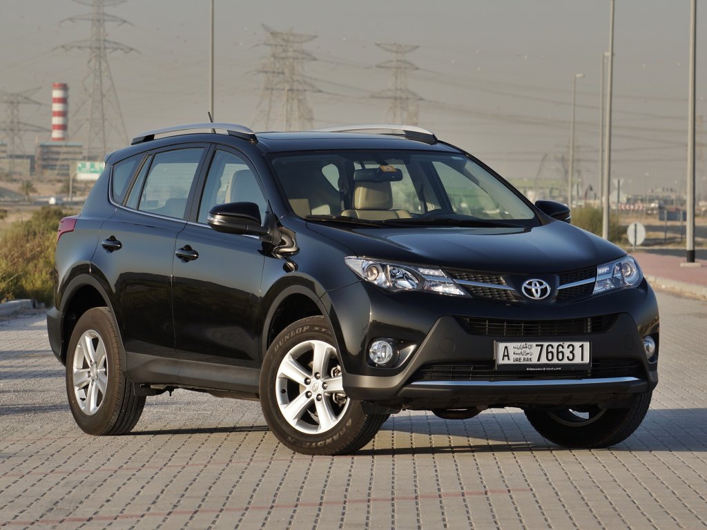 Рав 4 екатеринбург. Toyota rav4 2014. Toyota rav4 4. Тойота рав 4 2014. Toyota rav4 2013.