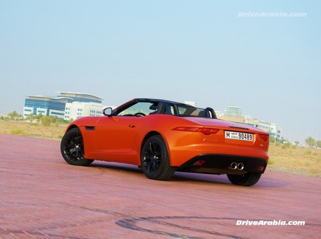 2014 Jaguar F-Type in the UAE 4