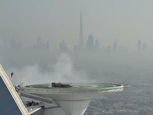 Red Bull F1 car does donuts on Burj Al Arab helipad in Dubai (video)
