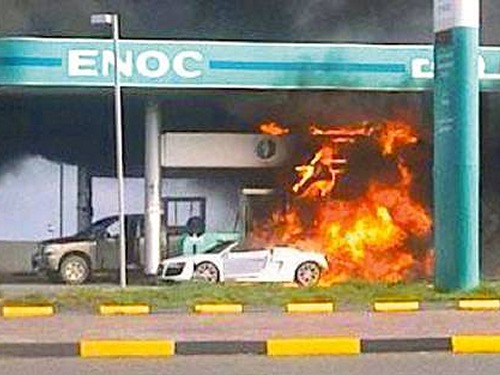 Audi R8 catches fire in Fujairah petrol station
