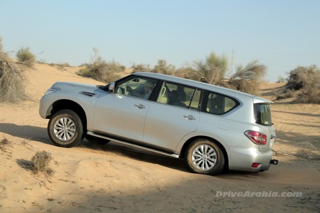 Nissan Patrol V6 Replaces Se V8 For 2017 In Uae Showrooms Now 2017 Nissan Patrol 4