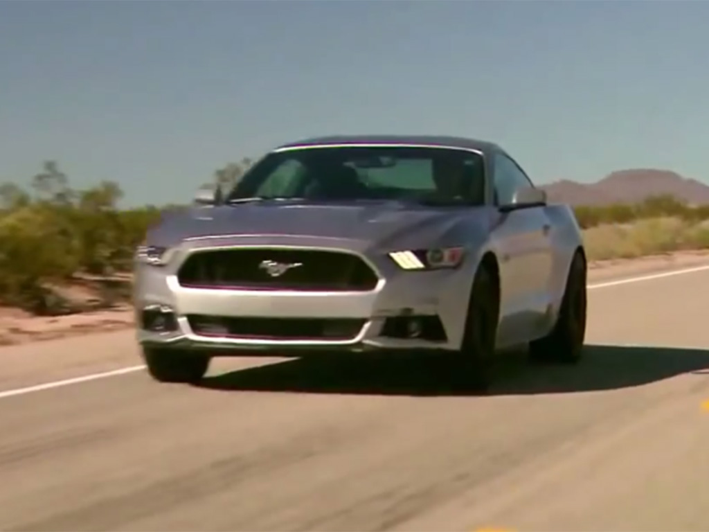 Video: 2015 Ford Mustang cruising down the highway