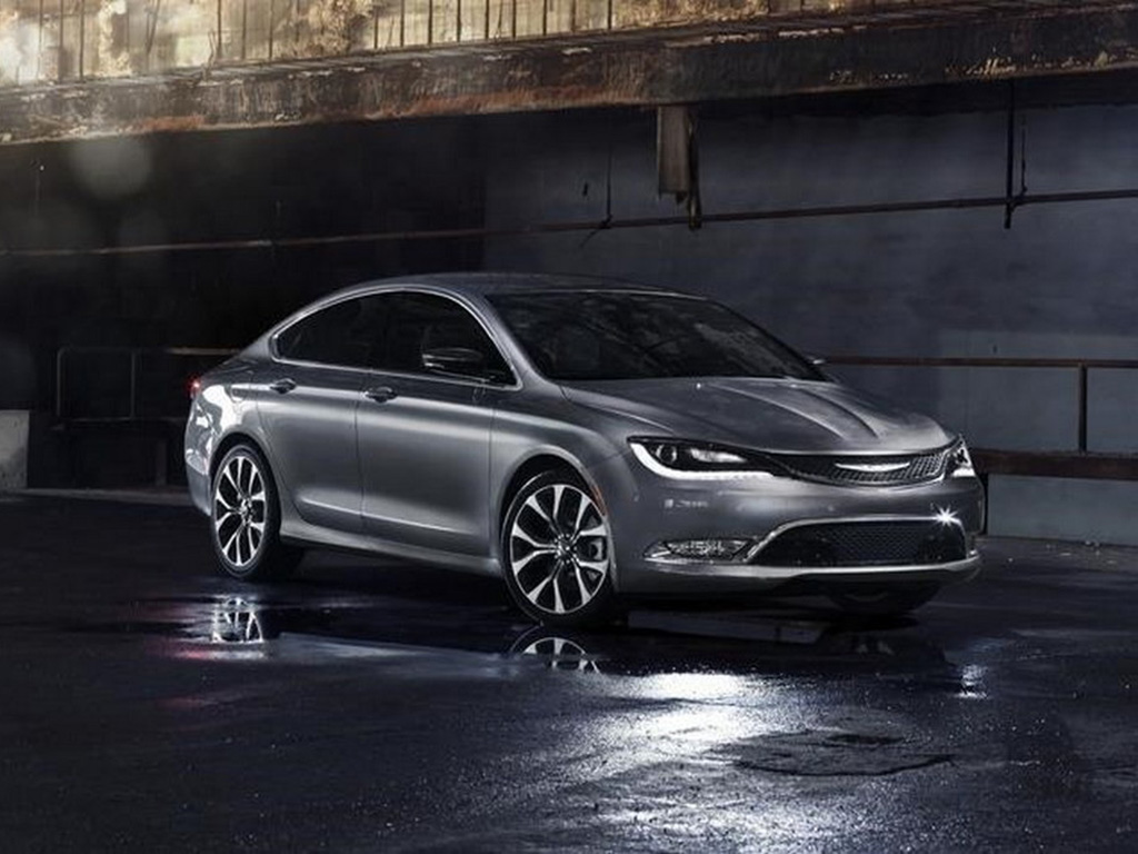2015 Chrysler 200 pictures surfaces early on the web