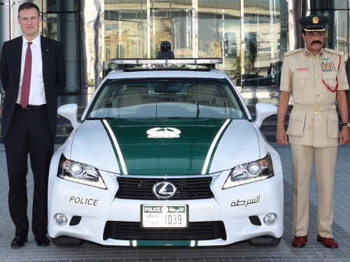 Dubai Police gets Lexus GS cop car