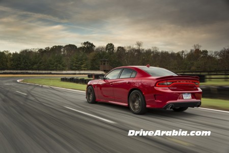 2015-Dodge-Charger-SRT-Hellcat-and-392-16