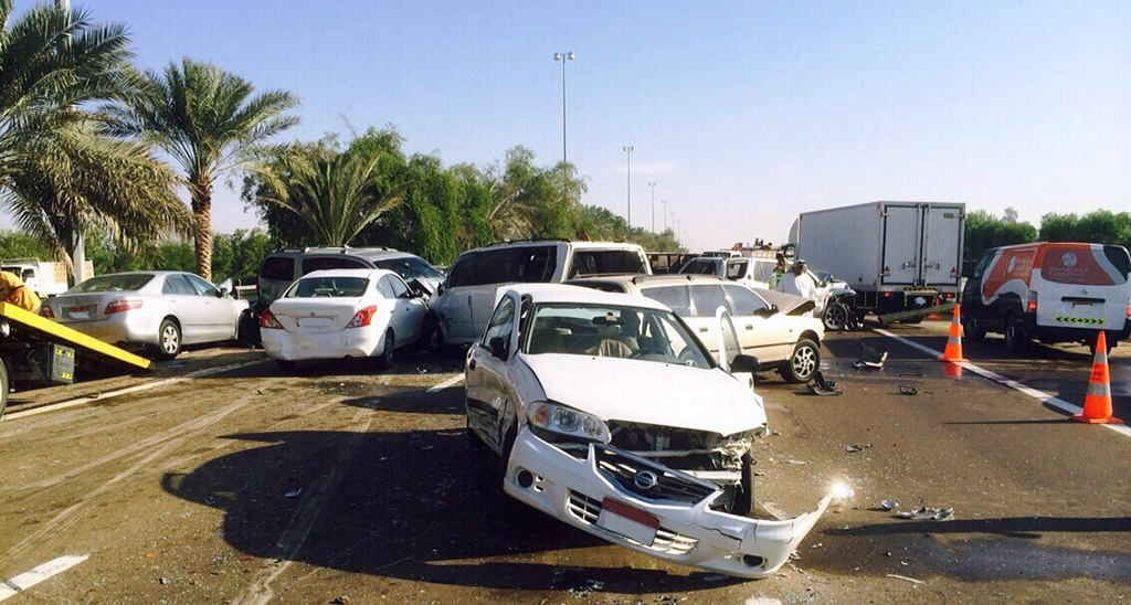 19car pileup in Abu Dhabi fog DriveArabia