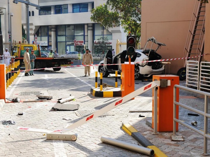 Driver killed as car plunges off building in Abu Dhabi