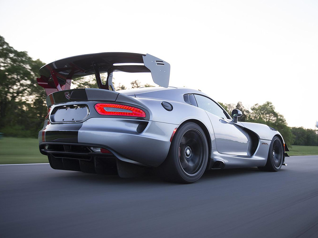 2016 Dodge Viper ACR officially revealed