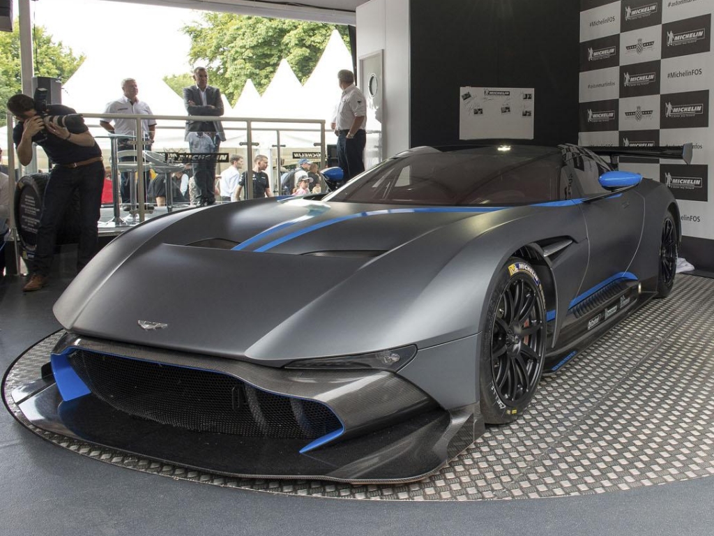 2016 aston martin vulcan