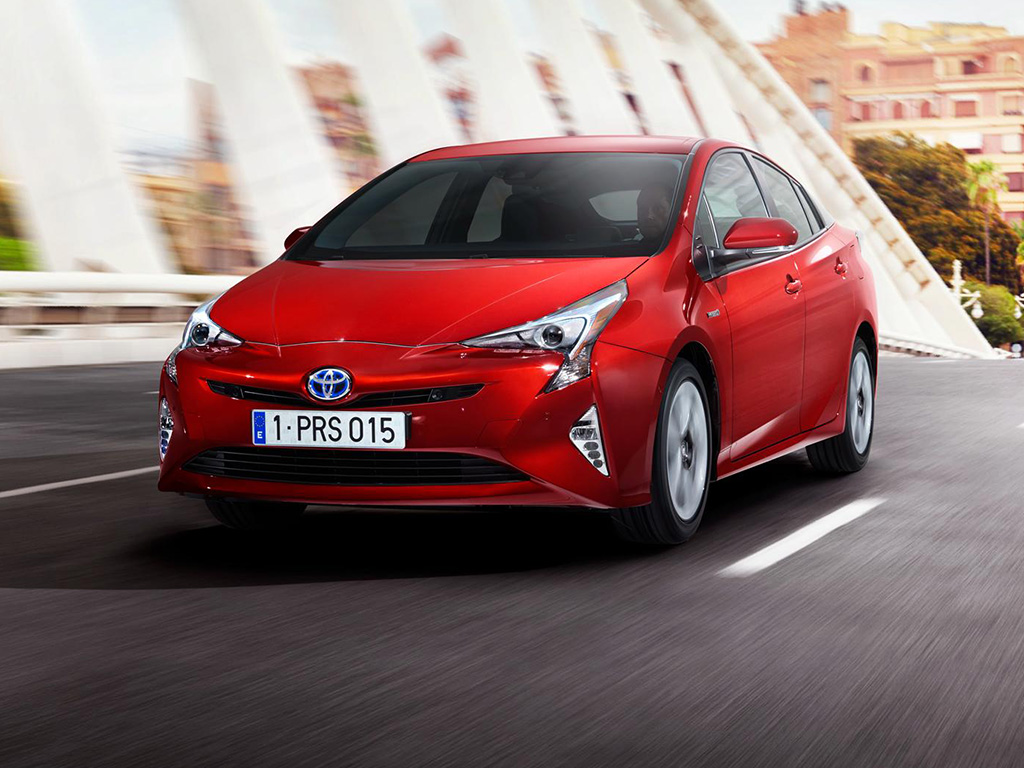 2016 Toyota Prius officially unveiled